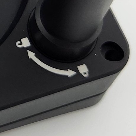 Lock/unlock guide on the Ring Light post.